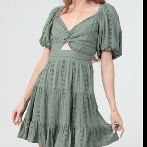 Angie Mini Dress Women’s Med Green Eyelet Key Hole Puff Sleeves Tiered Bohemian